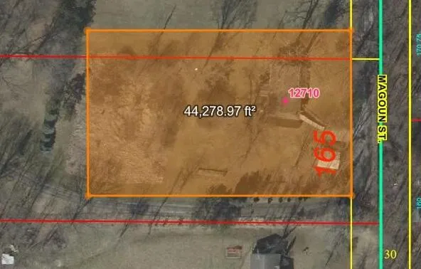 a street sign that is on the wall