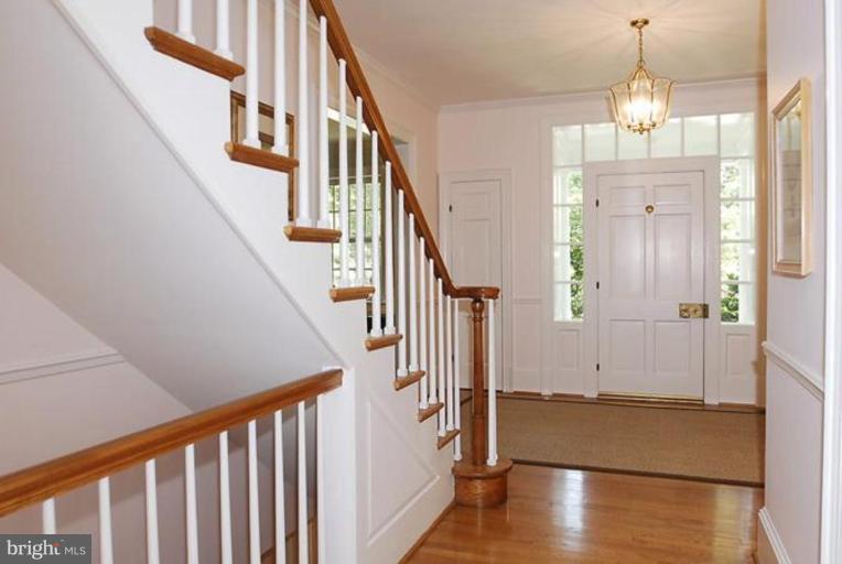 8007 Glendale Road Chevy Chase, MD 20815 - Photo 23 of 27 Entrance / Foyer