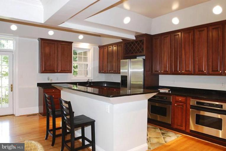 8007 Glendale Road Chevy Chase, MD 20815 - Photo 4 of 27 Kitchen