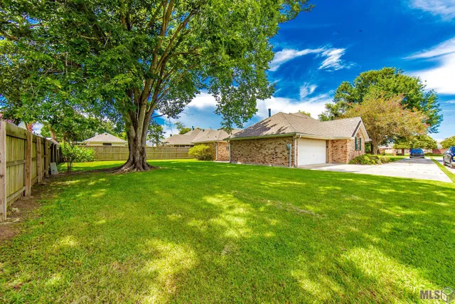 $339,900 | 411 Valhi Boulevard, Houma, LA 70360