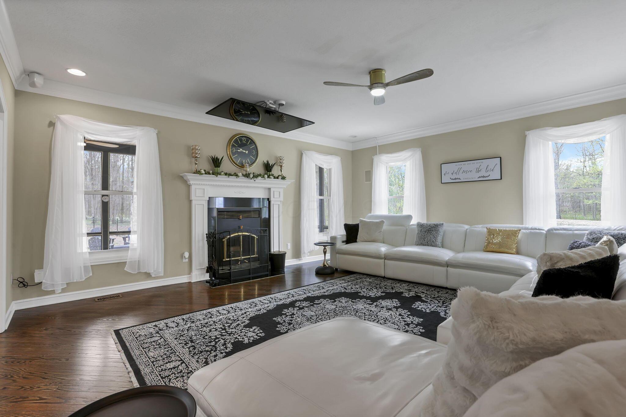 7341 Hollow Road Southwest Pataskala, OH 43062 - Photo 28 of 102 Great Room