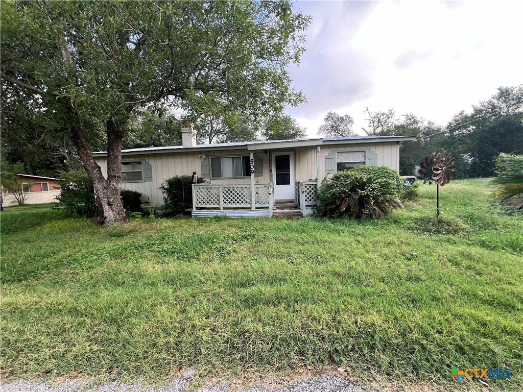 509 Pershing Street Luling, TX 78648 - Photo 1 of 13