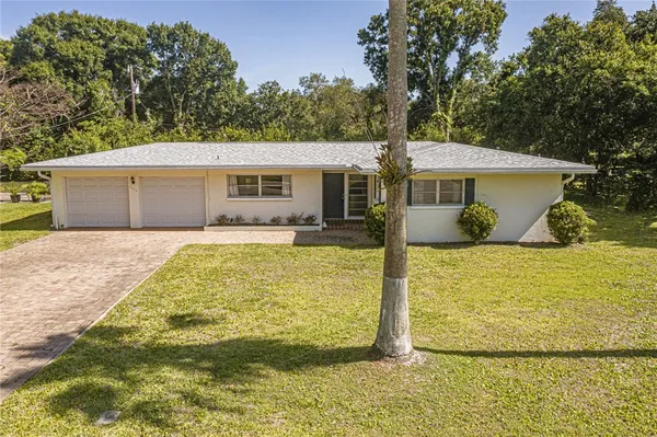 $2,400 | 2616 15th Street, Vero Beach, FL 32960
