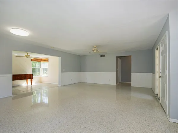 $2,400 | 2616 15th Street, Vero Beach, FL 32960