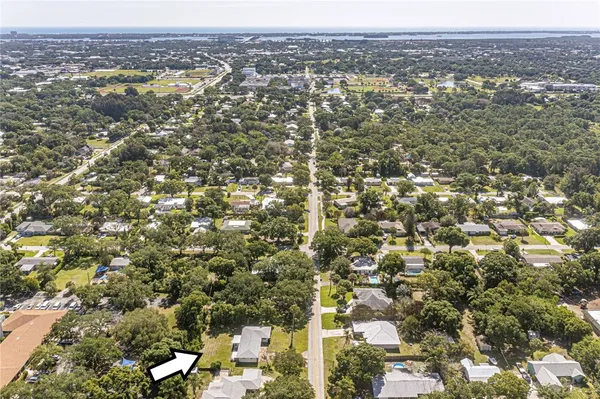 $2,400 | 2616 15th Street, Vero Beach, FL 32960