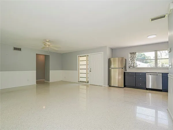 $2,400 | 2616 15th Street, Vero Beach, FL 32960