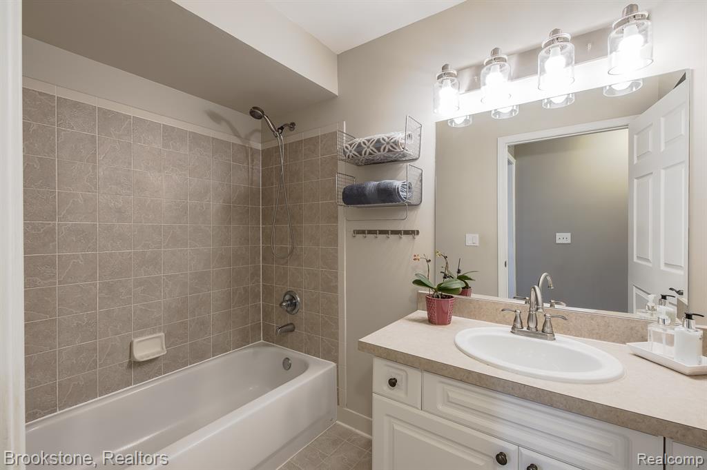 5292 Brookemonte Circle Rochester, MI 48306 - Photo 30 of 55