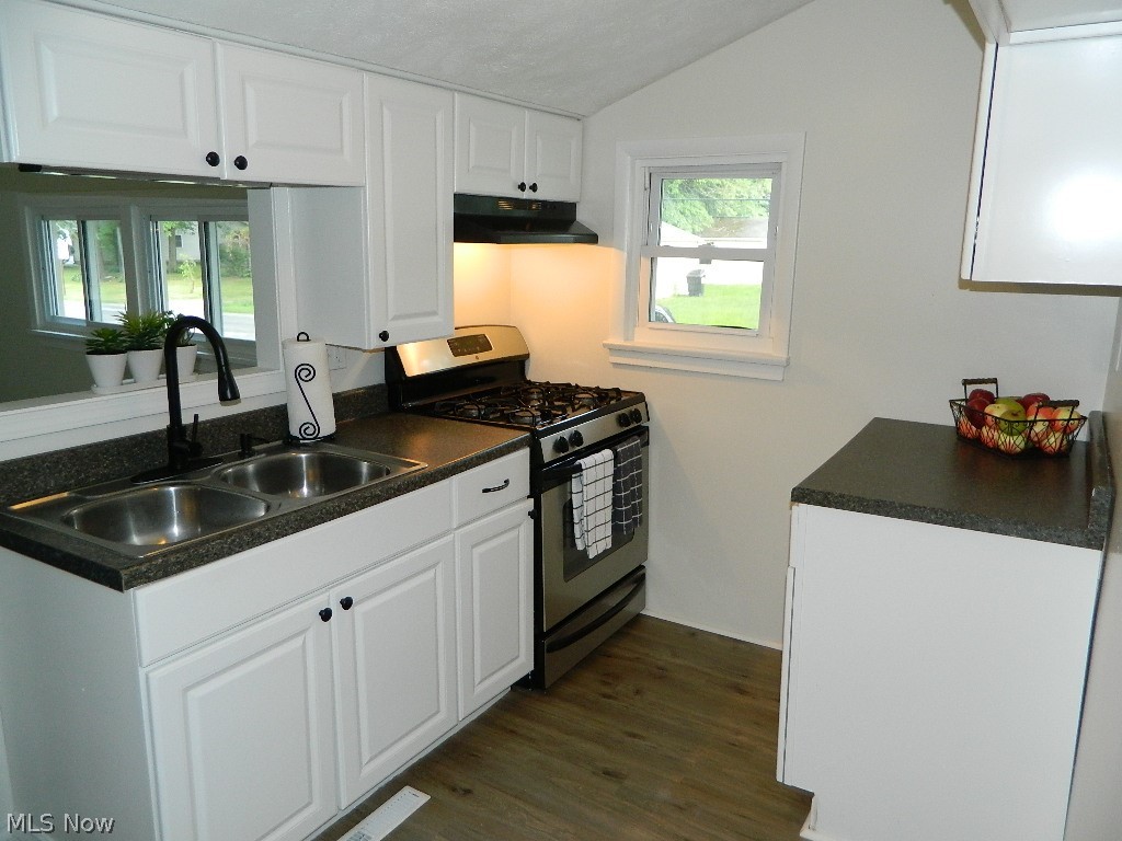 1521 Hubbard Road Madison, OH 44057 - Photo 7 of 35