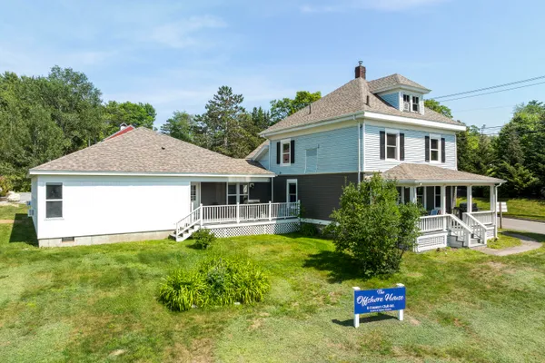 $895,000 | 8 Country Club Road, Boothbay, ME 04537