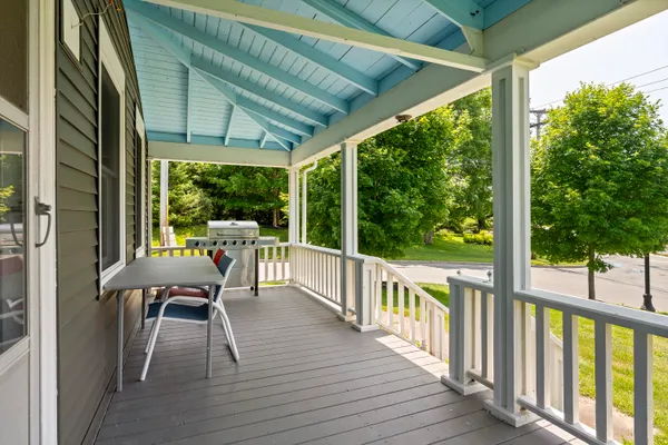 $895,000 | 8 Country Club Road, Boothbay, ME 04537