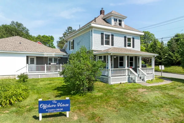 $895,000 | 8 Country Club Road, Boothbay, ME 04537