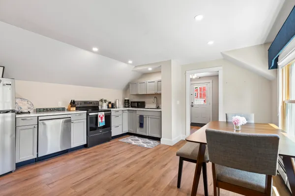 $895,000 | 8 Country Club Road, Boothbay, ME 04537