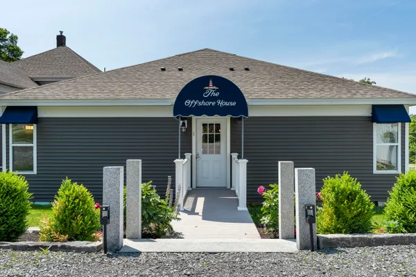 $895,000 | 8 Country Club Road, Boothbay, ME 04537