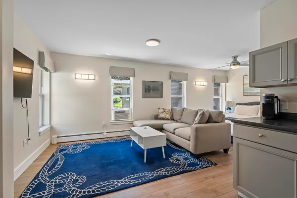 $895,000 | 8 Country Club Road, Boothbay, ME 04537