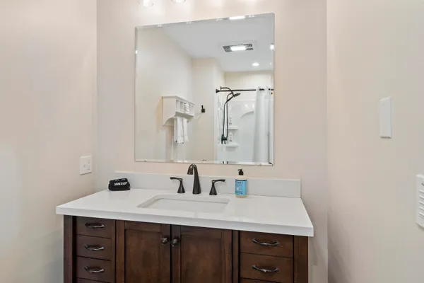 $895,000 | 8 Country Club Road, Boothbay, ME 04537