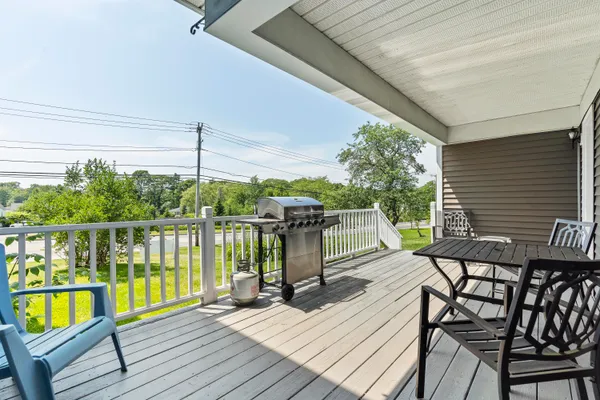 $895,000 | 8 Country Club Road, Boothbay, ME 04537