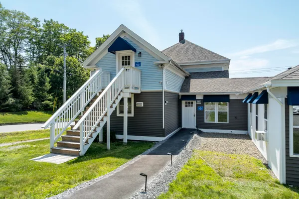 $895,000 | 8 Country Club Road, Boothbay, ME 04537