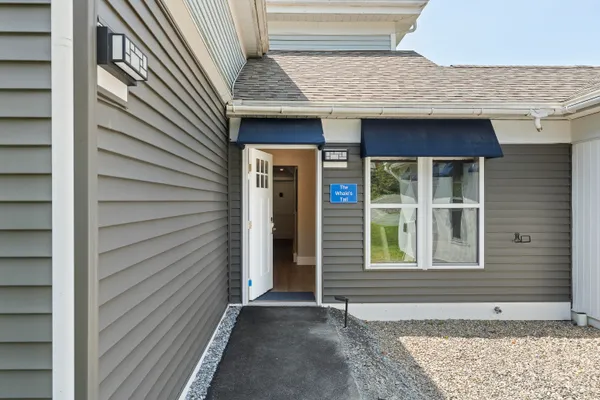 $895,000 | 8 Country Club Road, Boothbay, ME 04537