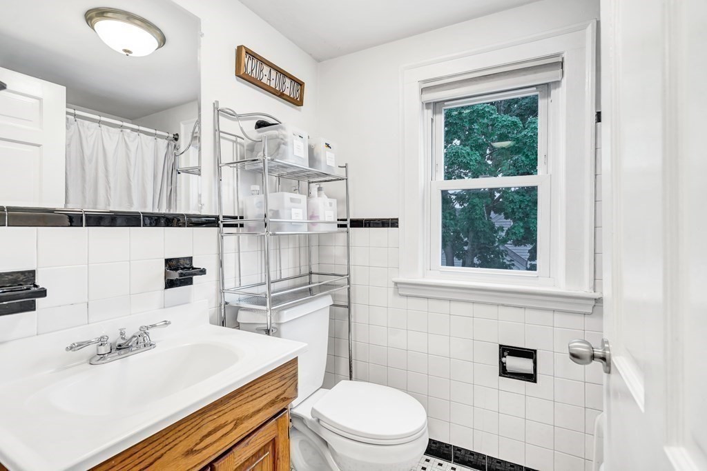 80 Colonial Avenue Waltham, MA 02453 - Photo 12 of 36