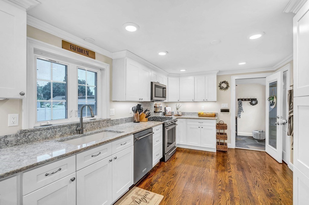 80 Colonial Avenue Waltham, MA 02453 - Photo 6 of 36