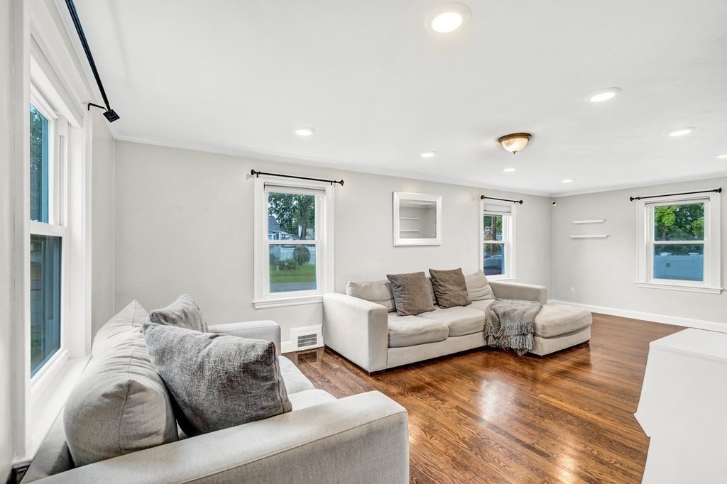 80 Colonial Avenue Waltham, MA 02453 - Photo 9 of 36