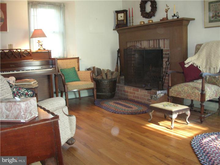 2044 Conestoga Road Malvern, PA 19355 - Photo 10 of 19 Living Room