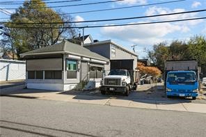407 Arnold Street Woonsocket, RI 02895 - Photo 3 of 17