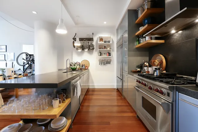 $1,299,500 | 60 Broadway, Unit 4Q | Williamsburg