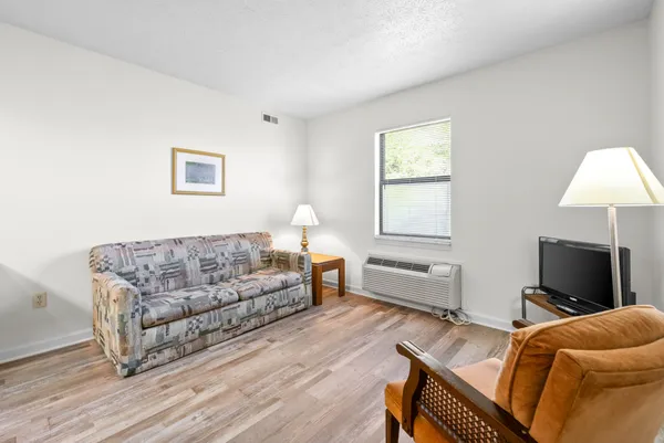 $720 | 100 Laurel Cove Drive, Unit 22, Hopkinsville, KY 42240