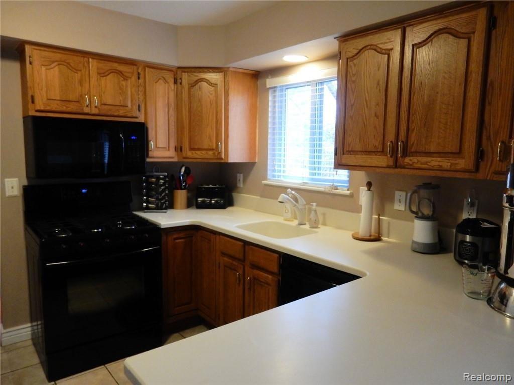 183 East Maryknoll Road Rochester Hills, MI 48309 - Photo 15 of 38