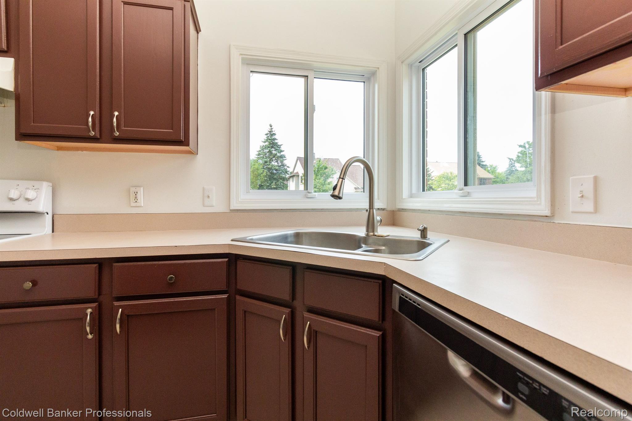 3870 Beechcrest Road Rochester, MI 48309 - Photo 15 of 47 Gallery Image 15
