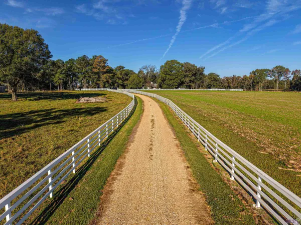 $2,175,000 | 1518 La Highway, Slaughter, LA 70777