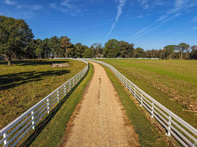 $2,200,000 | 1518 La Highway, Slaughter, LA 70777