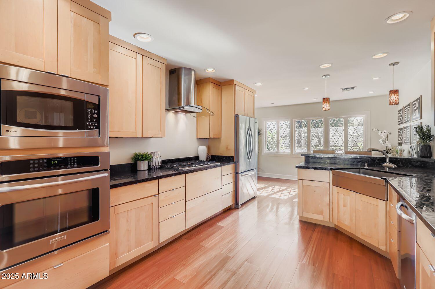 8032 North 10th Avenue Phoenix, AZ 85021 - Photo 7 of 23 Kitchen