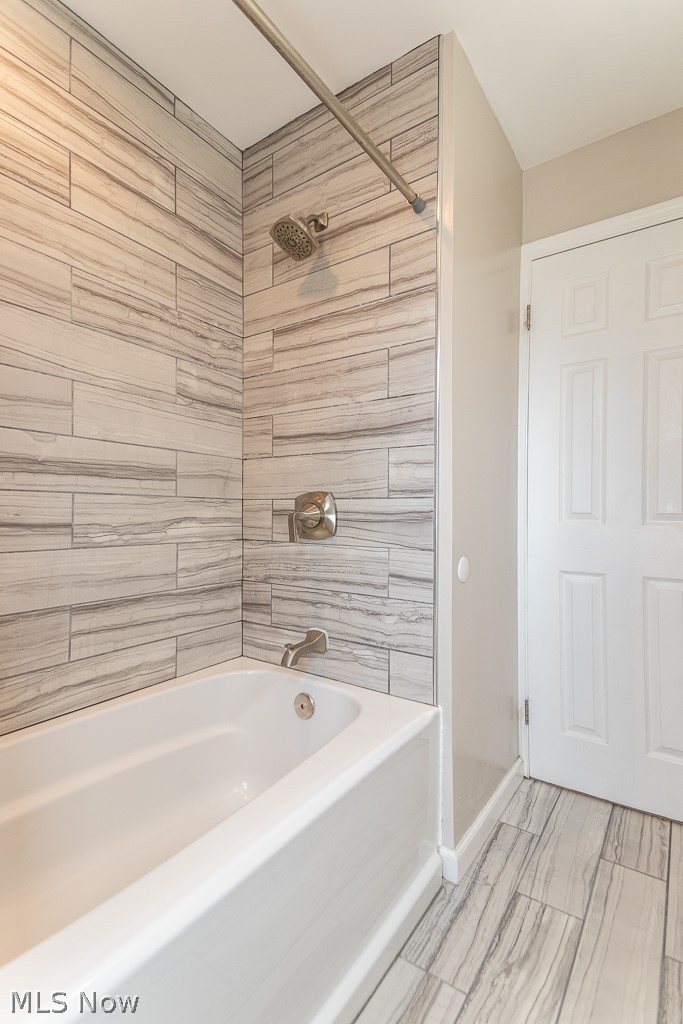 4867 Anderson Road Cleveland, OH 44124 - Photo 10 of 35