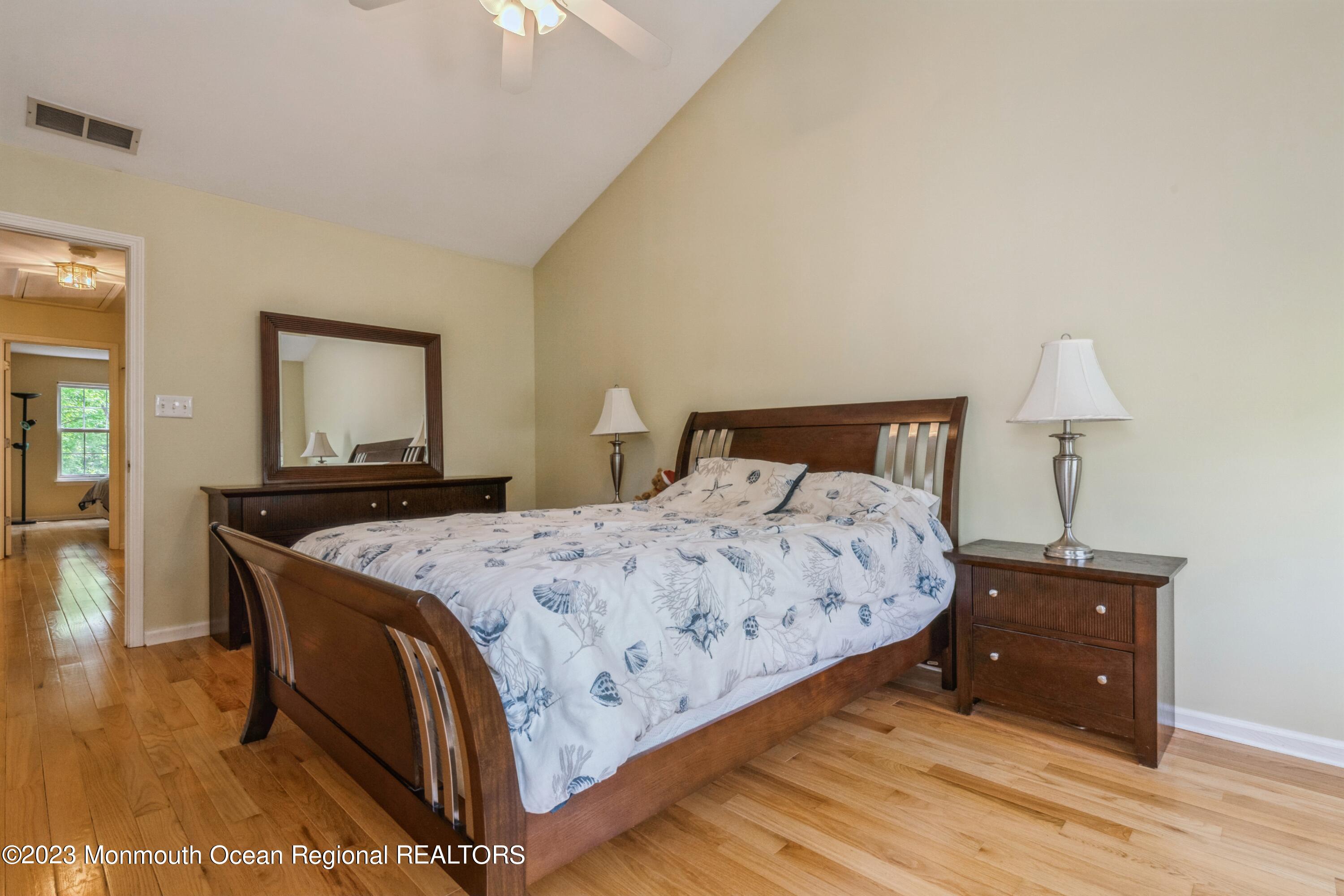 28 Painted Wagon Road Holmdel, NJ 07733 - Photo 17 of 30 20_28PaintedWagonRd_2022_HiRes