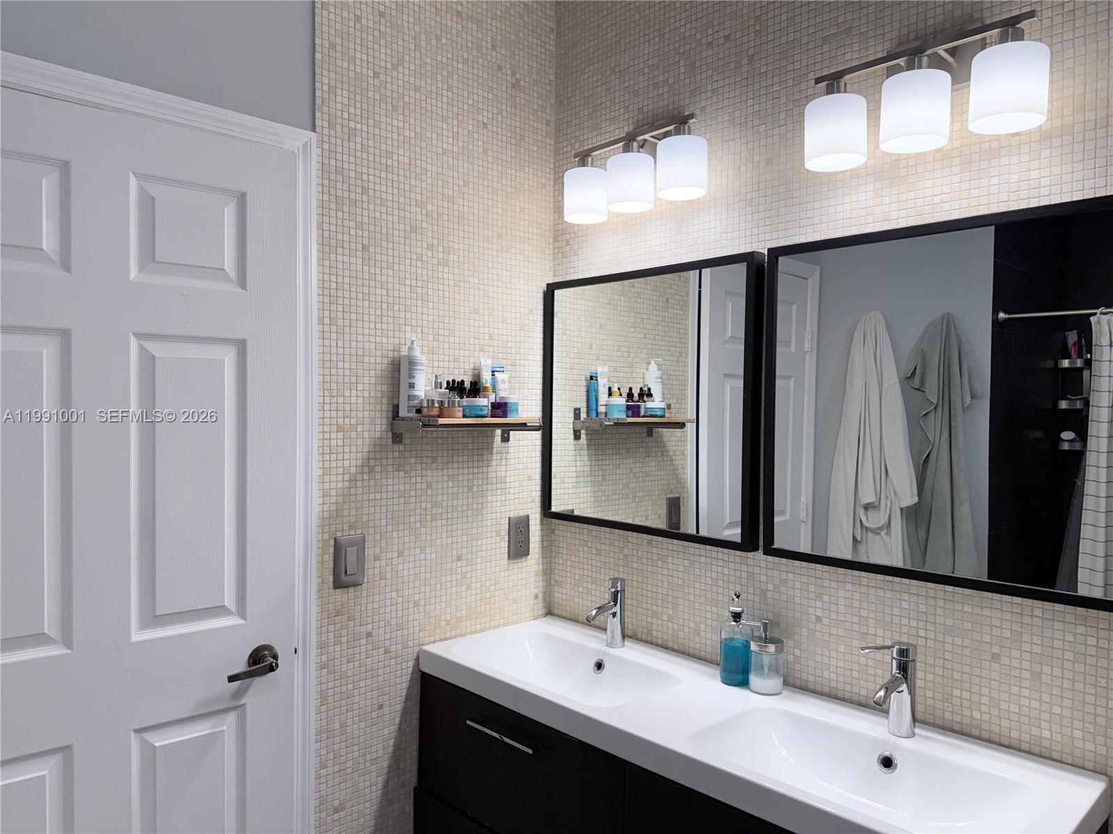 7809 Northwest 114th Path Doral, FL 33178 - Photo 14 of 23