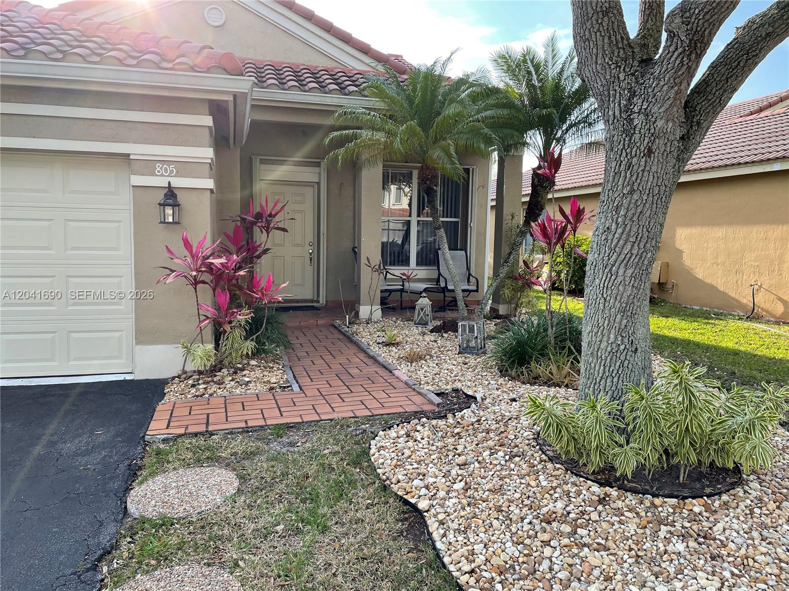 805 Falling Water Road Weston, FL 33326 - Photo 2 of 30