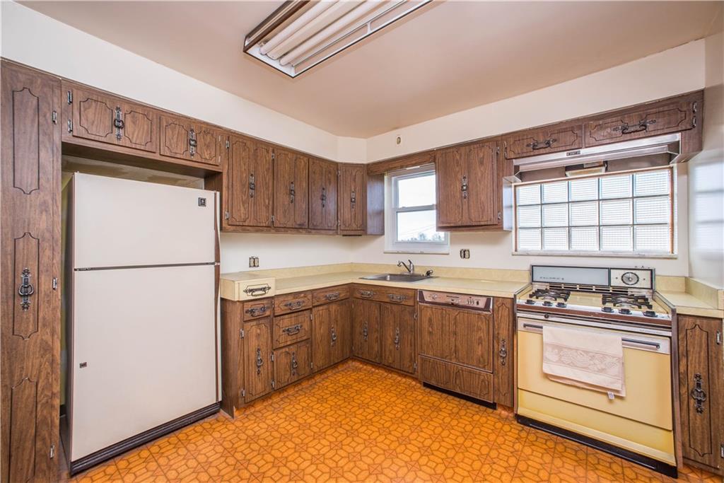 1308 Varner Road Pittsburgh, PA 15227 - Photo 9 of 25 Gallery Image 9