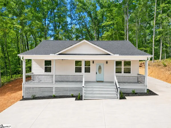 $295,000 | 425 Tiger Lane, Westminster, SC 29693