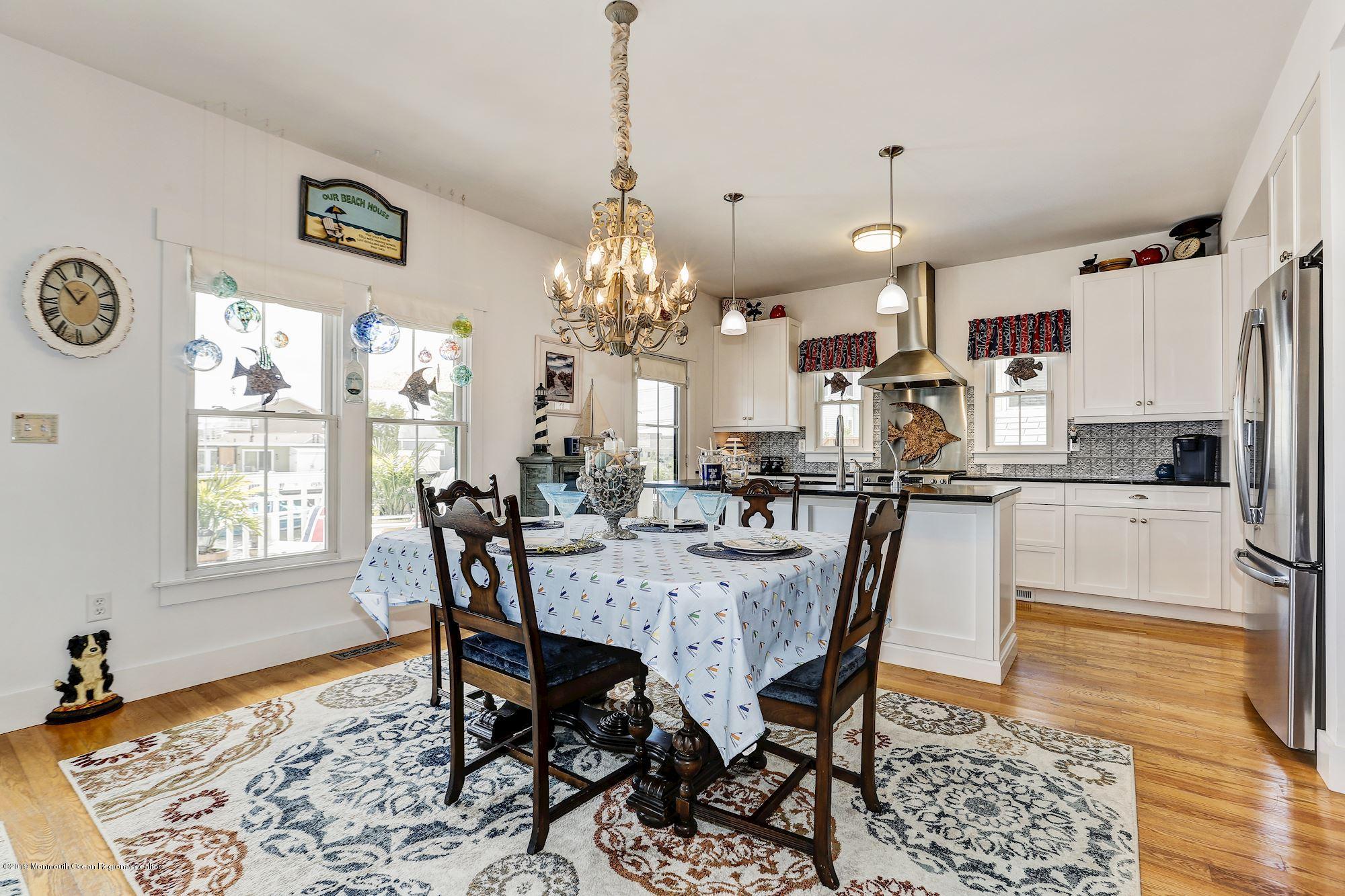 11 Mary Alice Road Manahawkin, NJ 08050 - Photo 12 of 42 DR W OAK FLRS