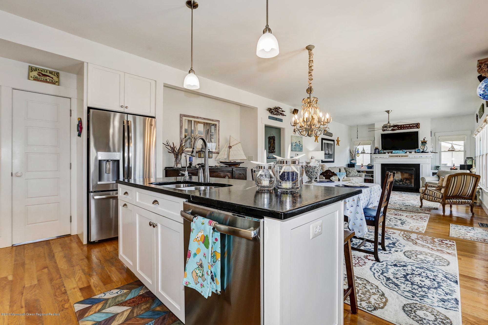 11 Mary Alice Road Manahawkin, NJ 08050 - Photo 14 of 42 SOAPSTONE COUNTERS