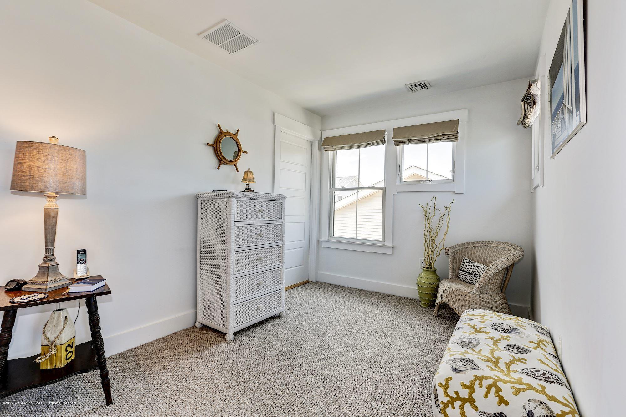 11 Mary Alice Road Manahawkin, NJ 08050 - Photo 27 of 42 SITTING AREA