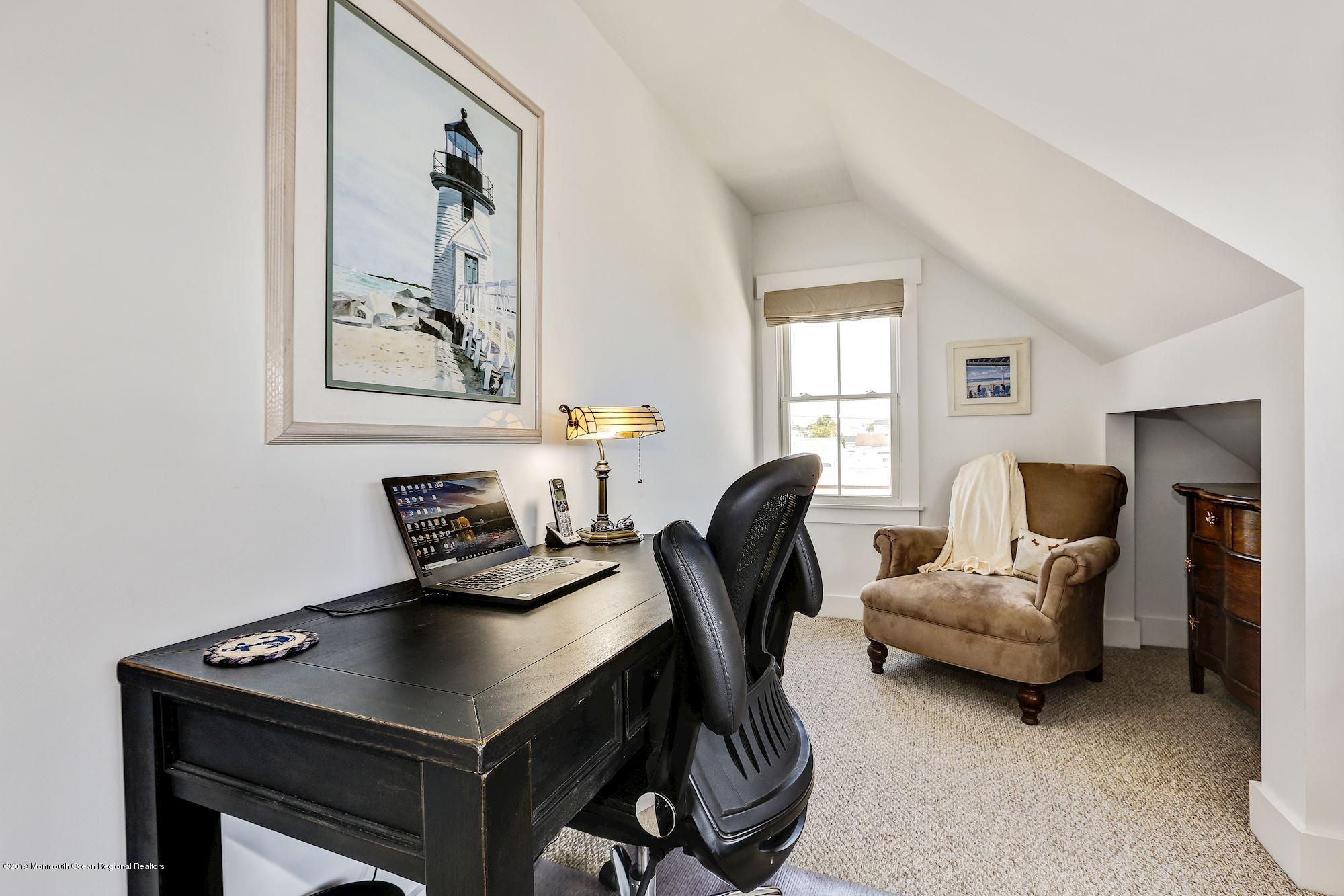 11 Mary Alice Road Manahawkin, NJ 08050 - Photo 32 of 42 SITTING AREA