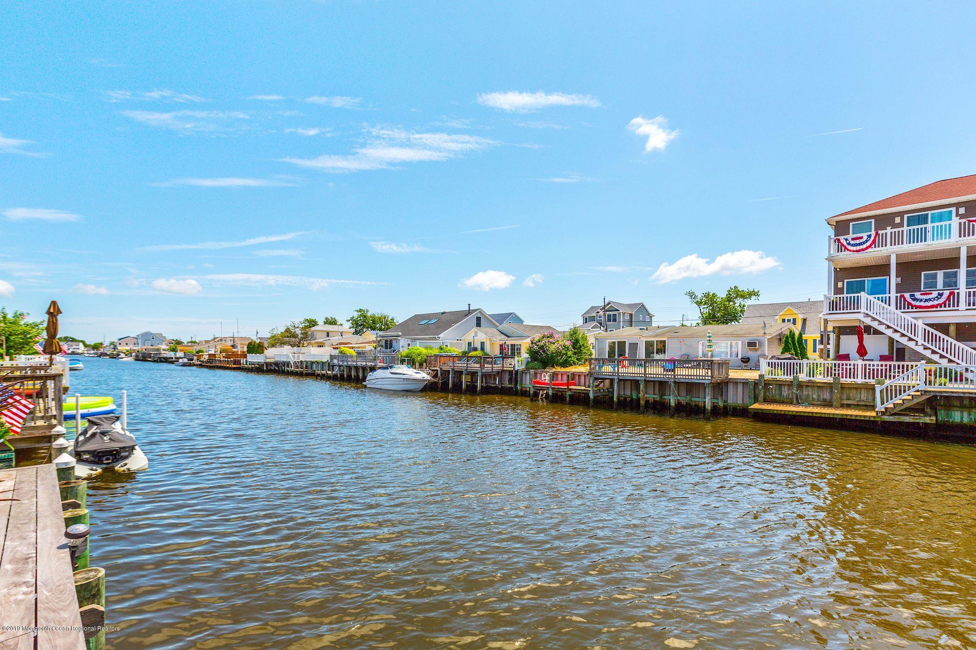 11 Mary Alice Road Manahawkin, NJ 08050 - Photo 4 of 42 LAGOON VIEW