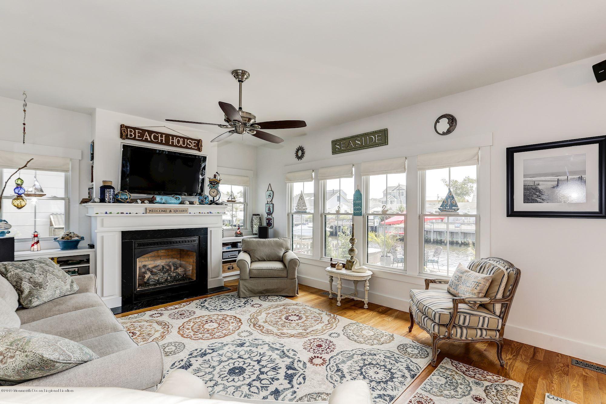 11 Mary Alice Road Manahawkin, NJ 08050 - Photo 10 of 42 FR W OAK FLOORS