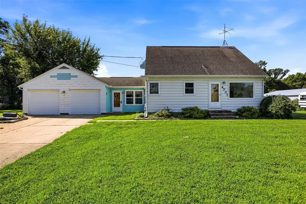 $265,000 | 4731 Mt Vernon Road Southeast, Cedar Rapids, IA 52403