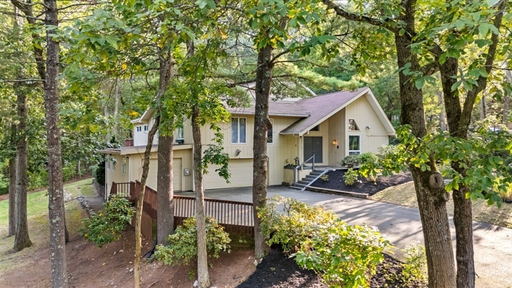 16 Bluejay Road Lynnfield, MA 01940 - Photo 3 of 41 Gallery Image 3