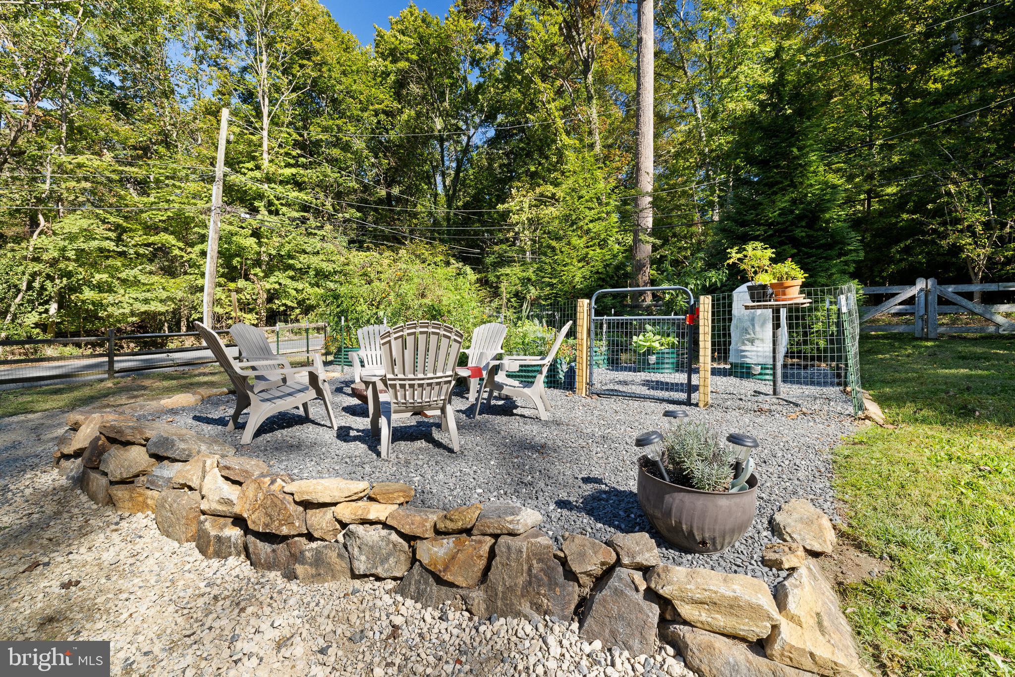 106 Manchester Road Media, PA 19063 - Photo 27 of 34 a view of a backyard with sitting area