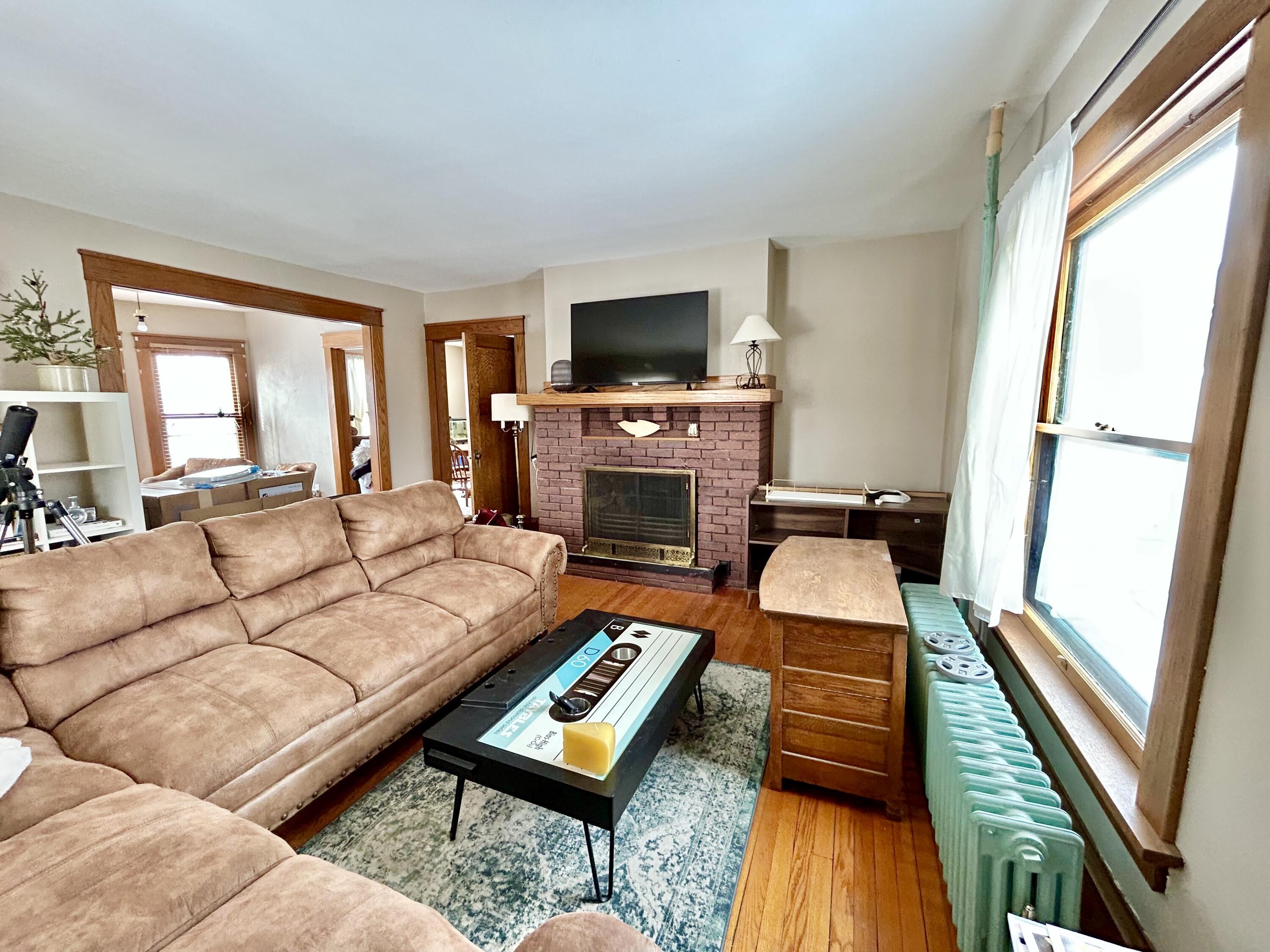 516 Riverside Drive Fort Atkinson, WI 53538 - Photo 3 of 17 Living Room